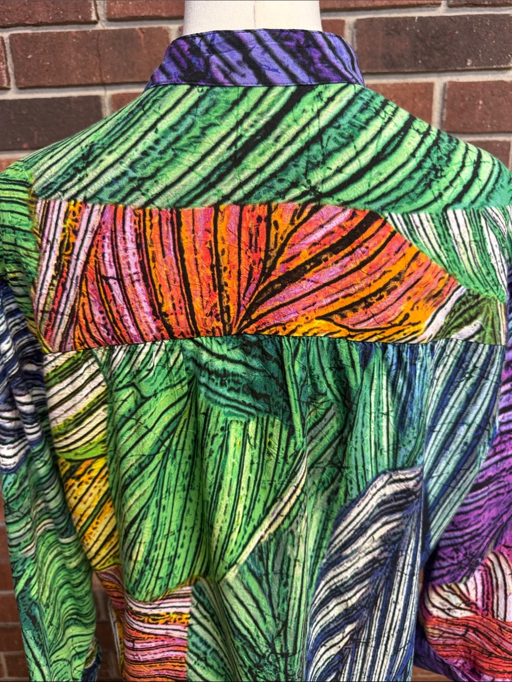 Jams World Vibrant Multicolor Samba Patterned Top Size Large - Picture 5 of 12